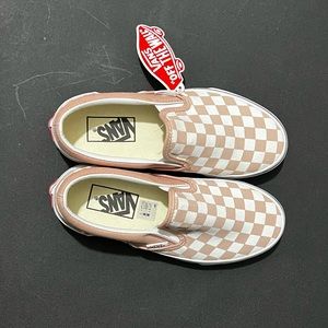 Size 5W / 3.5M checkered slip on vans